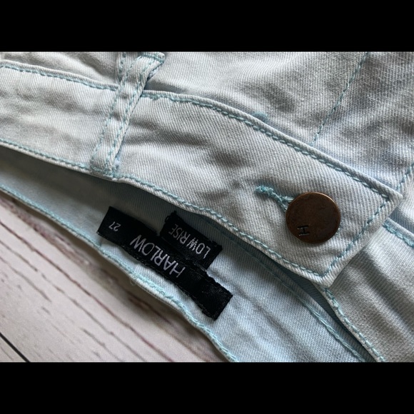 Size 27, Harlow, light blue shorts - Picture 4 of 11